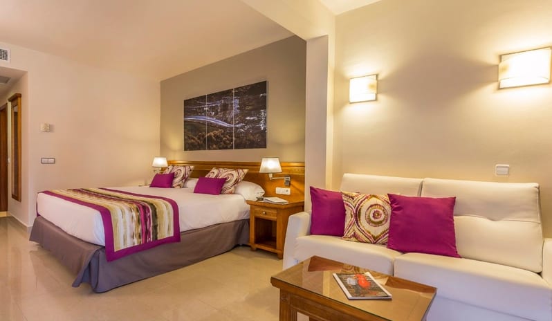 GRAND PALLADIUM - SUPERIOR ROOM INTERIOR